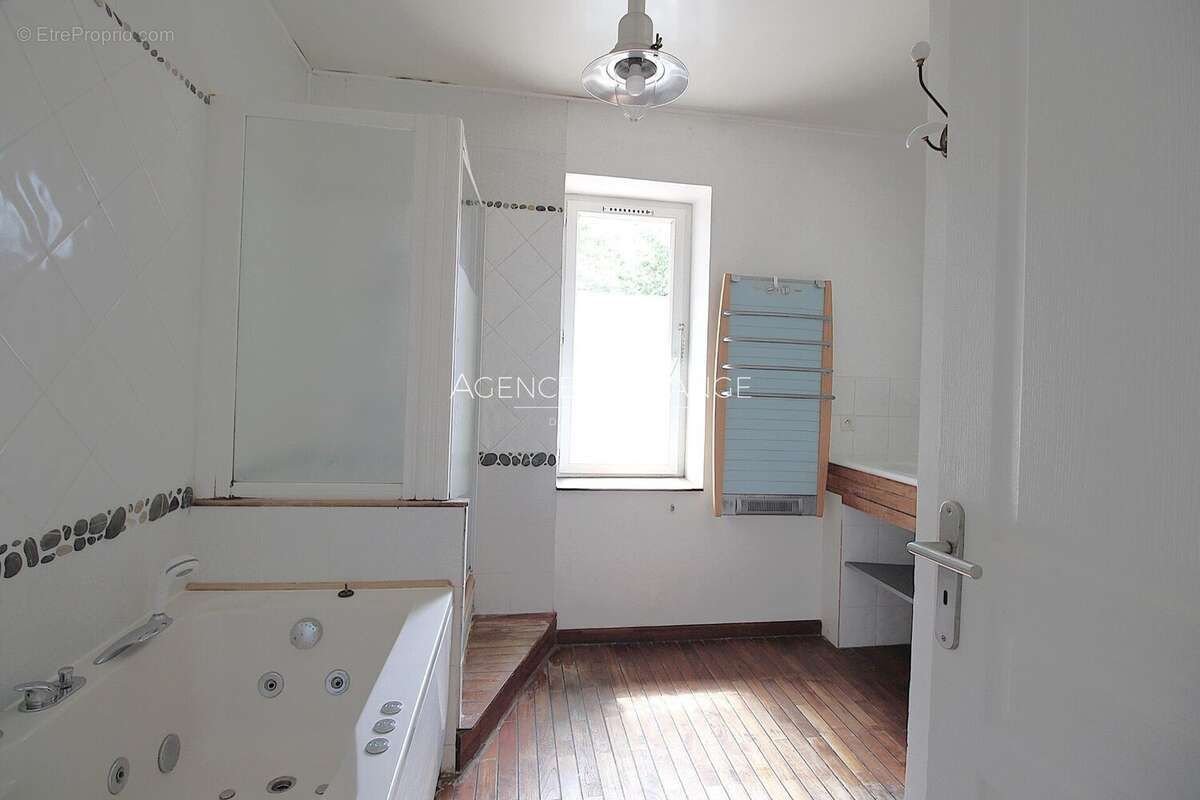 Appartement à SAINT-CYR-SUR-MER