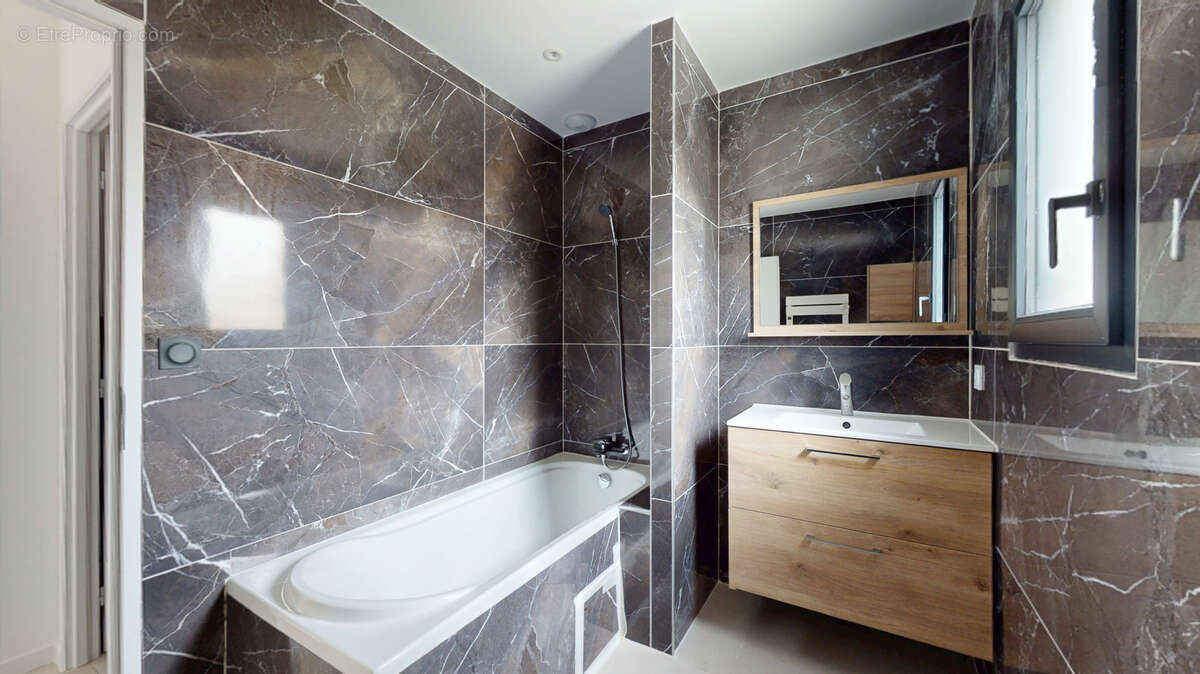 Maison à BRUGUIERES