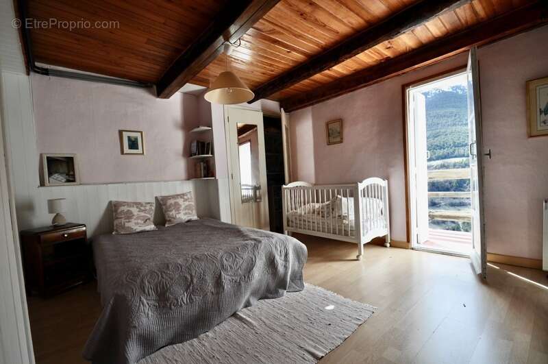 Dpt Alpes de Haute Provence (04), à vendre Proche Annot  Maison de charme en pierres 6 pièces 110 m² Terrasse, Vue - photo 8