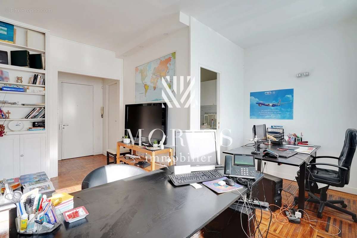 Appartement à PARIS-16E