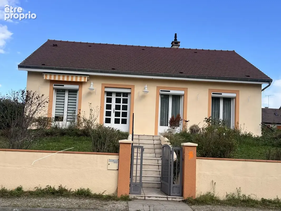 Maison à YZEURE