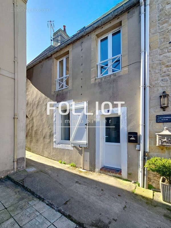 Maison à PORT-EN-BESSIN-HUPPAIN