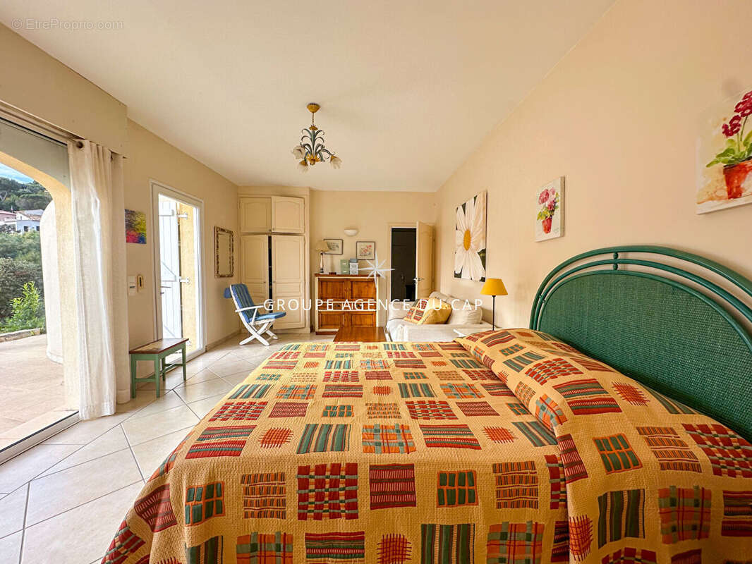 Maison à LES ISSAMBRES