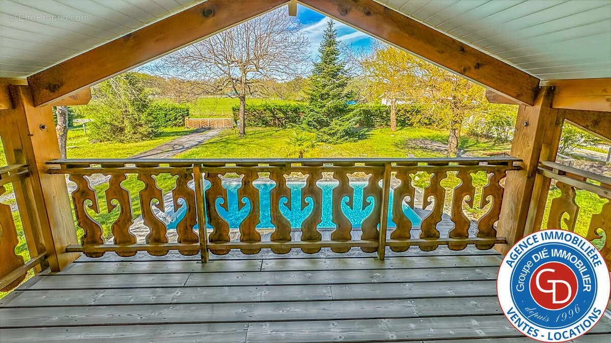 Villa avec 5 chambres, garage et piscine - photo 36