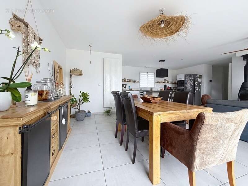 Maison à CHARENTILLY