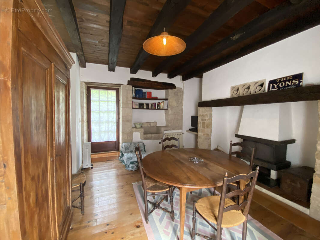 Maison à PONTCIRQ