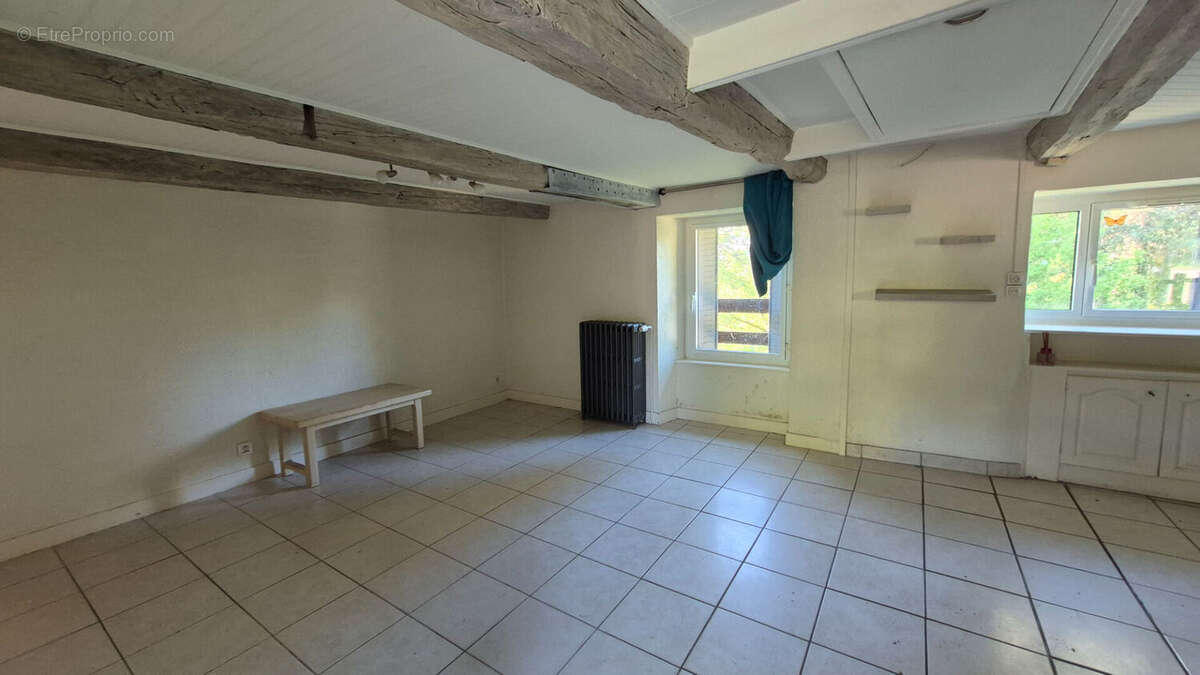 Maison à BESSUEJOULS