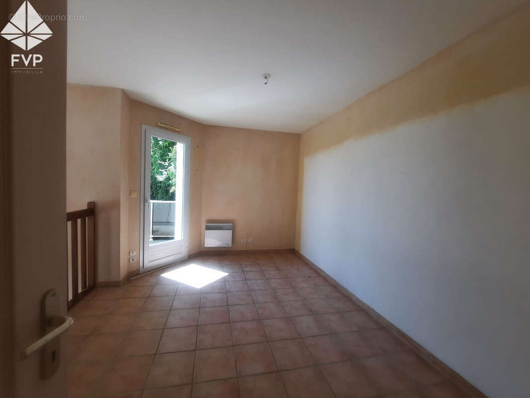 A vendre belle propriete de 121 m2 avec sous sol complet cote de la vierge a fecamp - photo 7