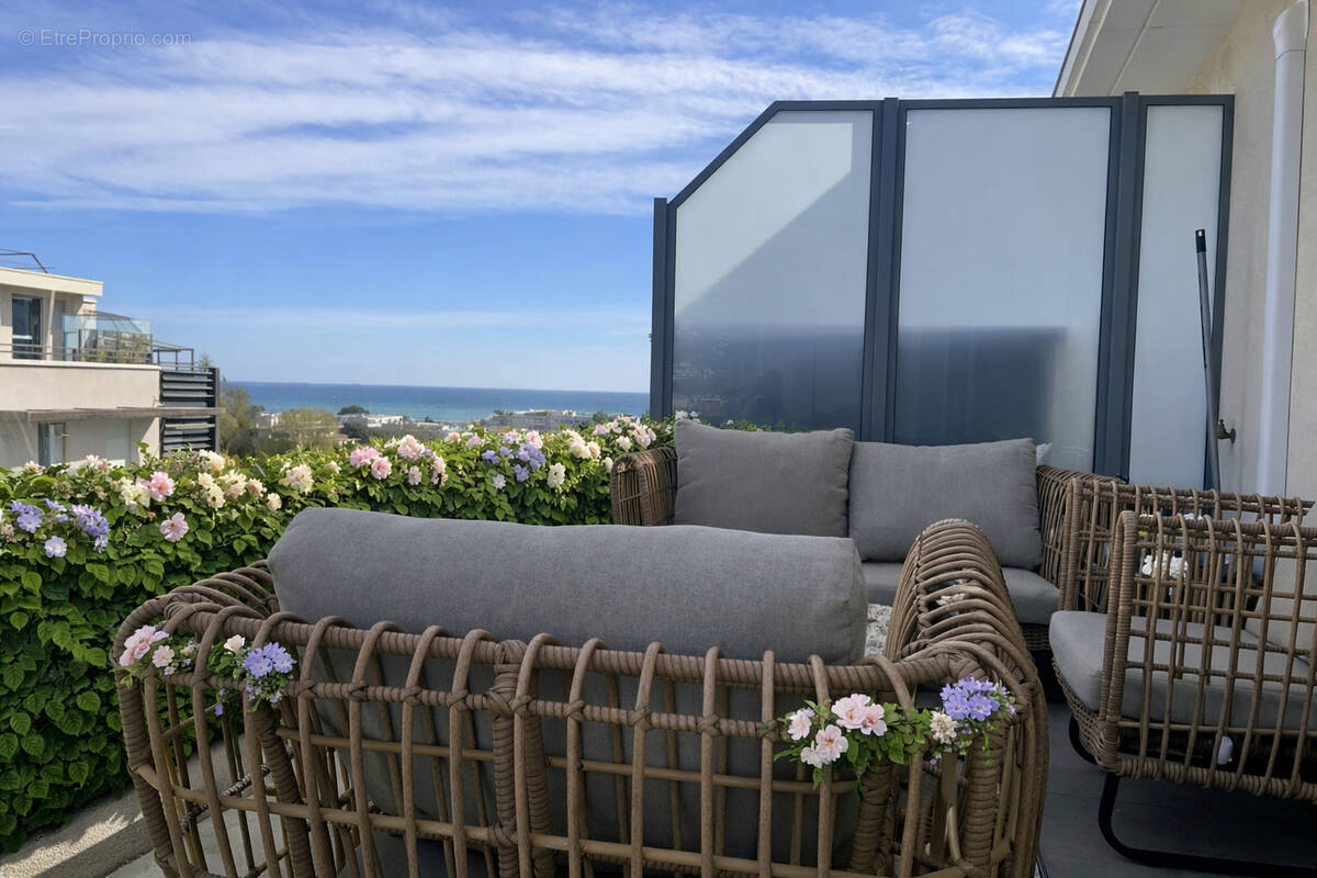 Appartement à SAINT-LAURENT-DU-VAR