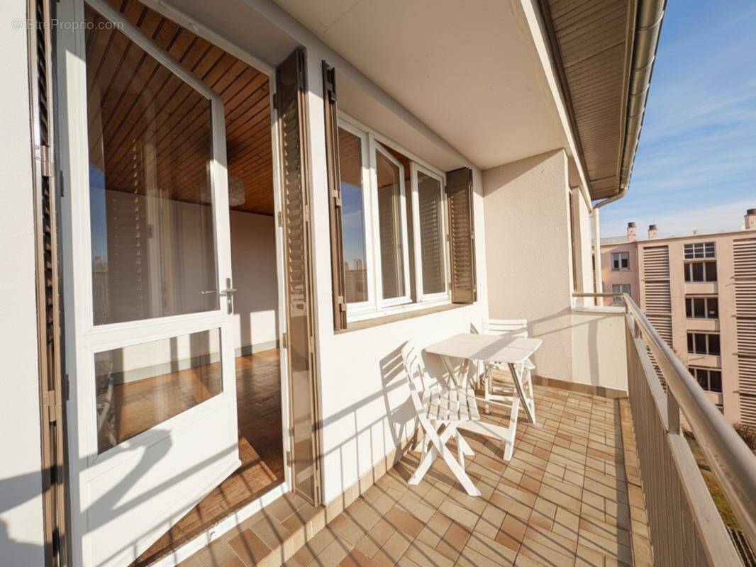 Appartement à LYON-8E