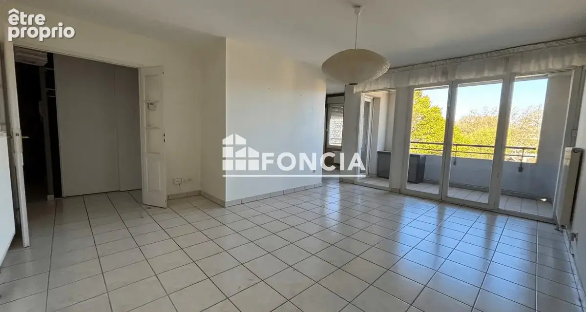 Appartement à BRON