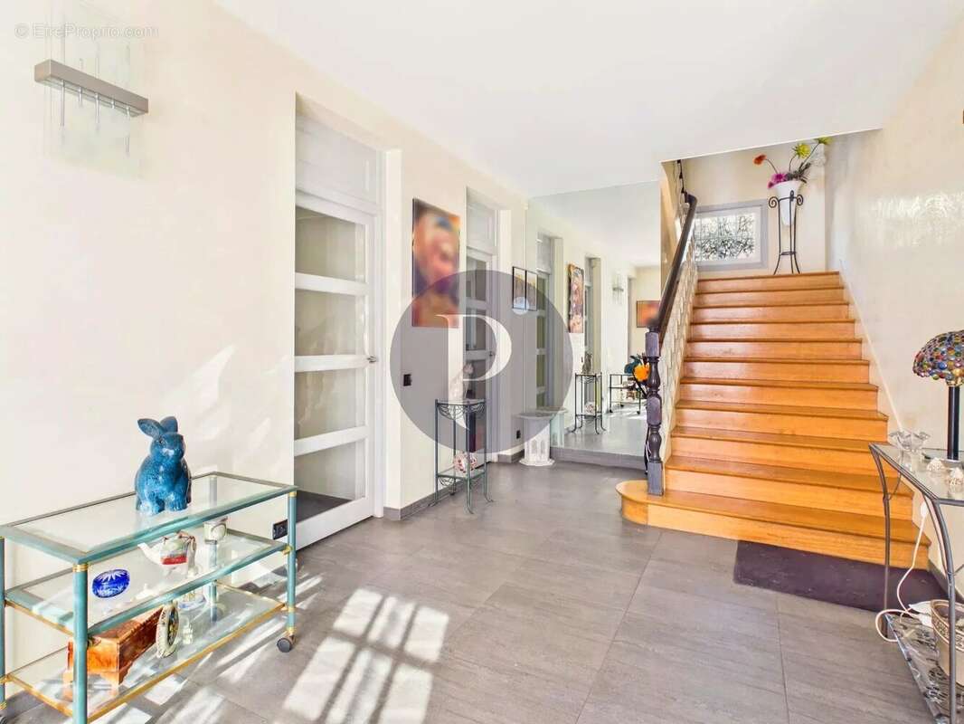 Maison à VERRIERES-LE-BUISSON