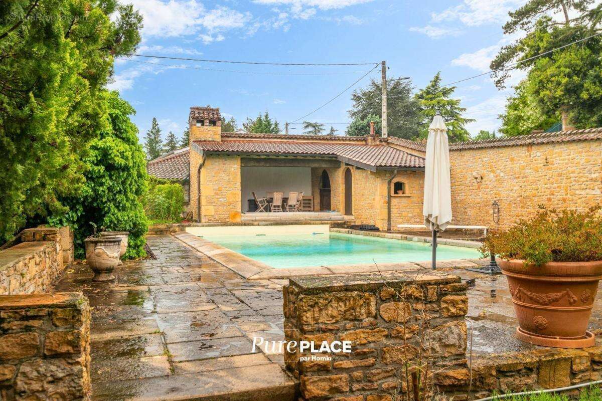 Maison à LIMAS