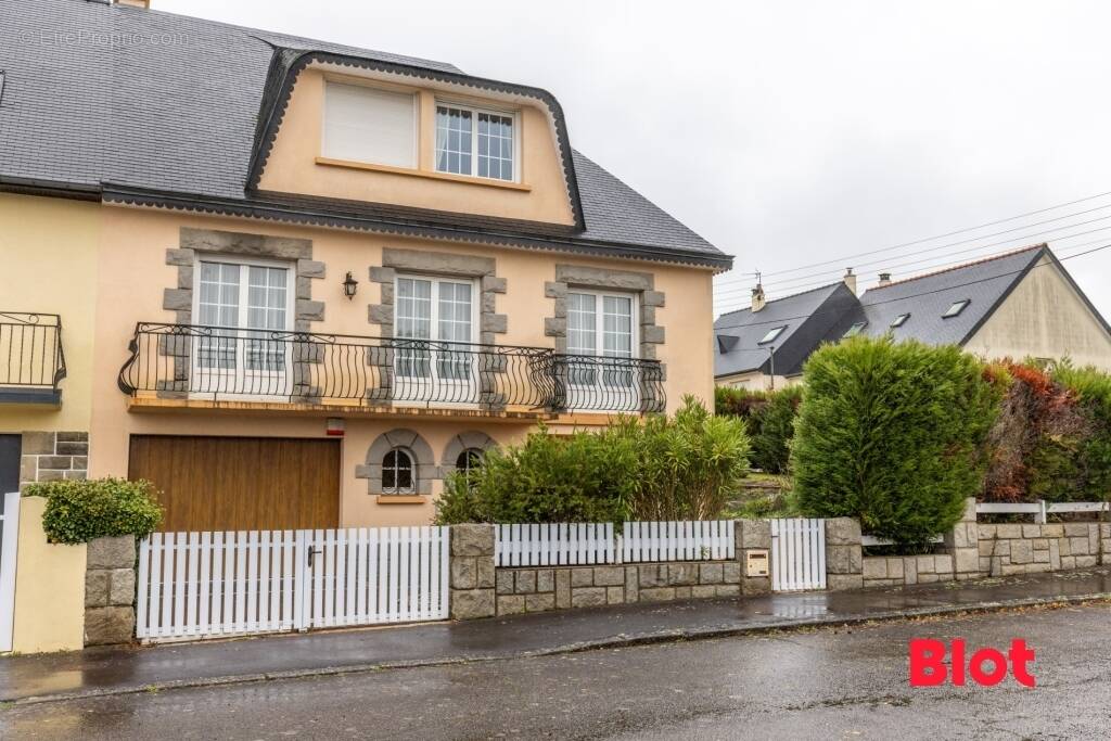 Maison à VERN-SUR-SEICHE