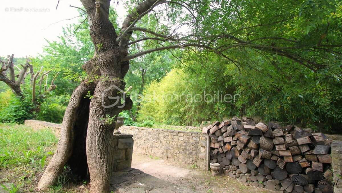 Maison à ENTRECASTEAUX