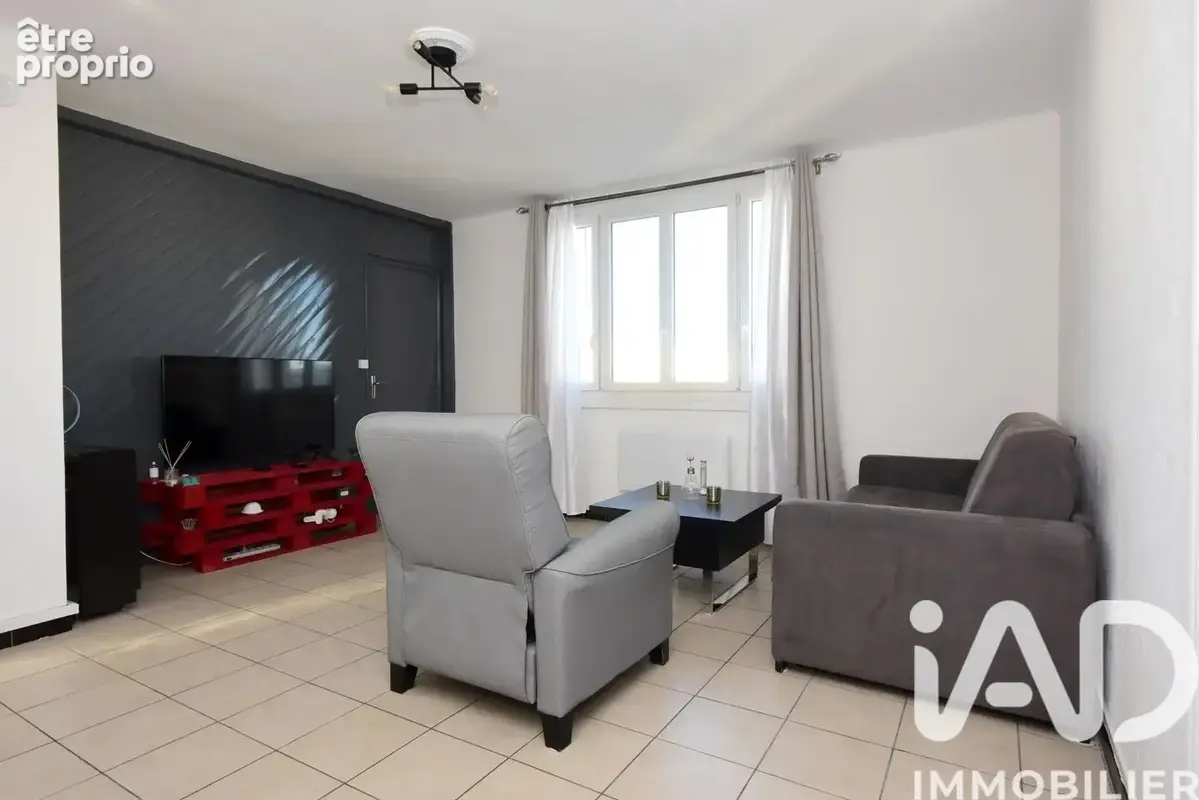 Photo 1 - Appartement à VENISSIEUX