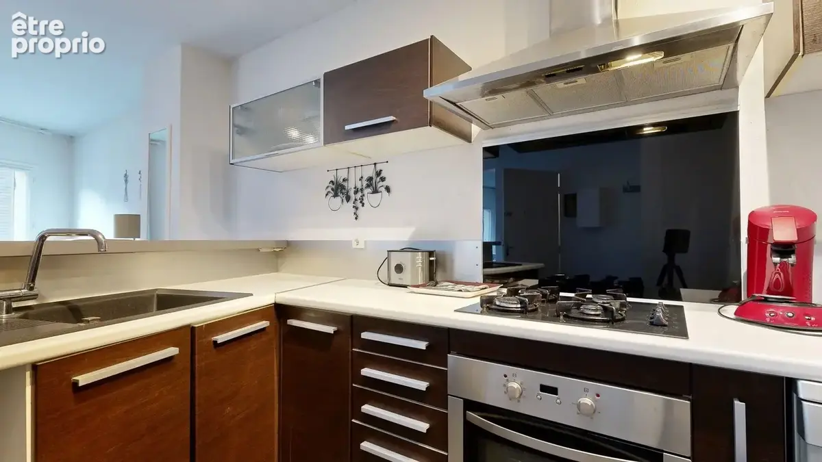 Charmant Appartement T3 Lumineux en Centre-Ville avec 2 Chambres - photo 4