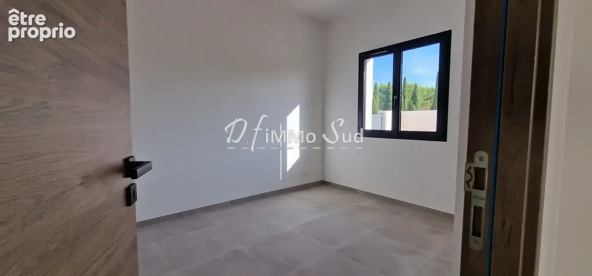 Maison récente Re 2020 de plain pied avec piscine - photo 8