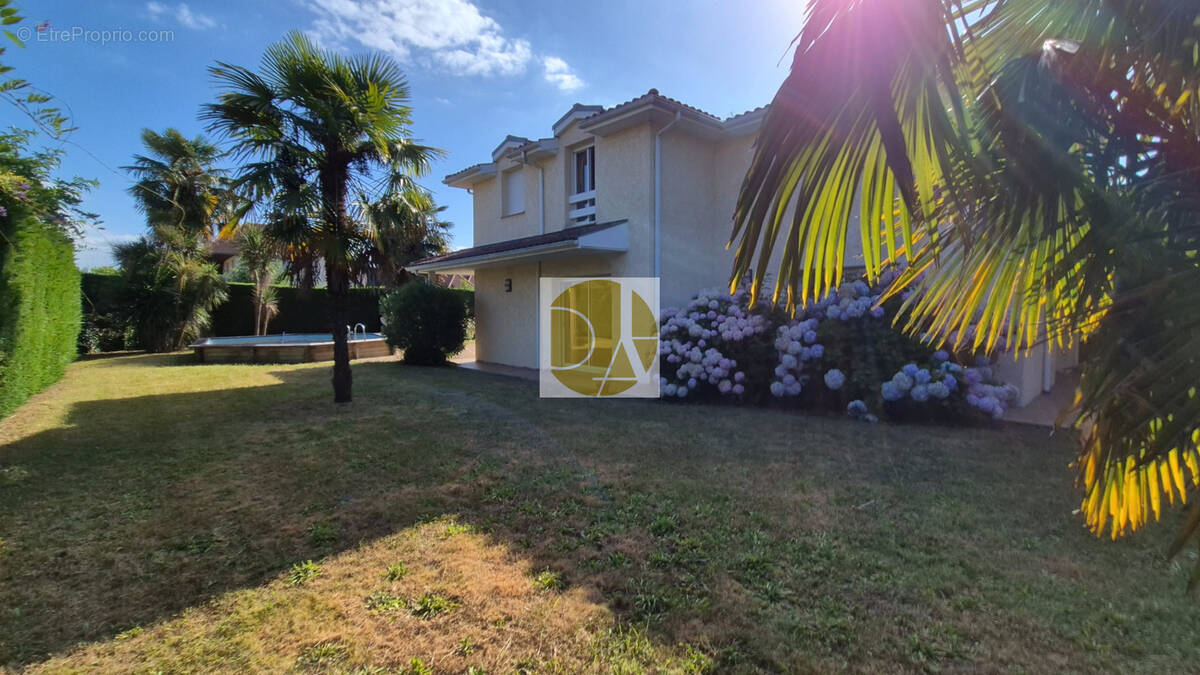 Maison à BIZANOS