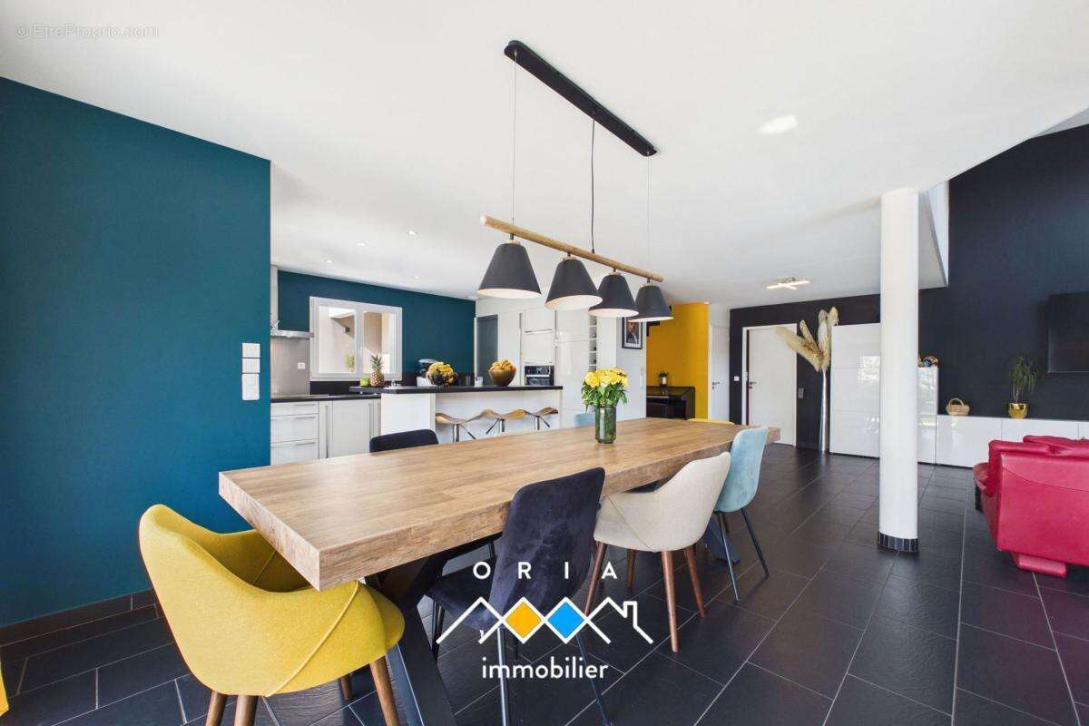 Maison à THIAUCOURT-REGNIEVILLE