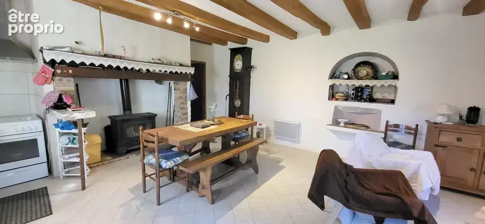 Jolie maison en pierre habitable de suite sur 2140 m2. - photo 5