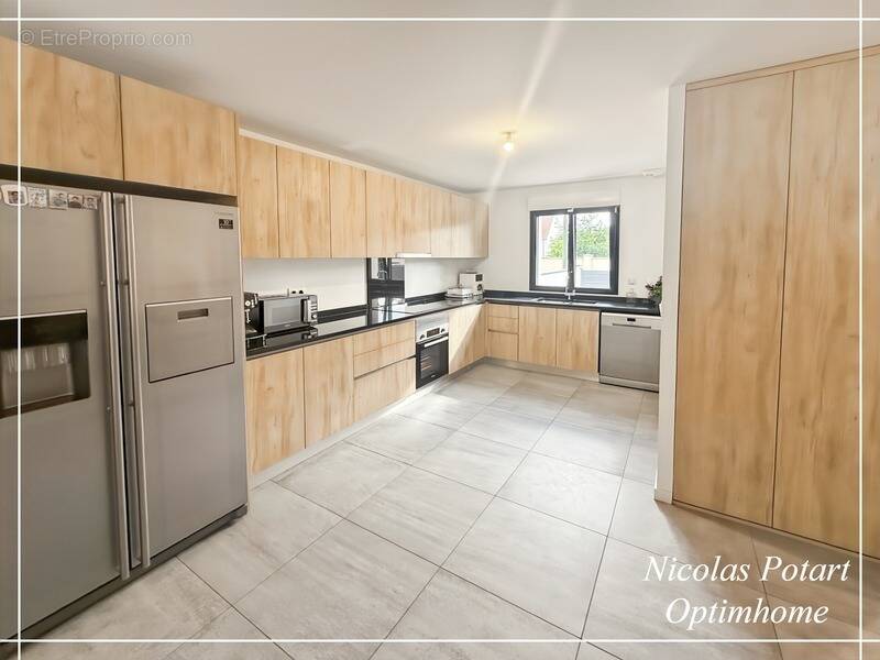 Maison à LACROIX-SAINT-OUEN