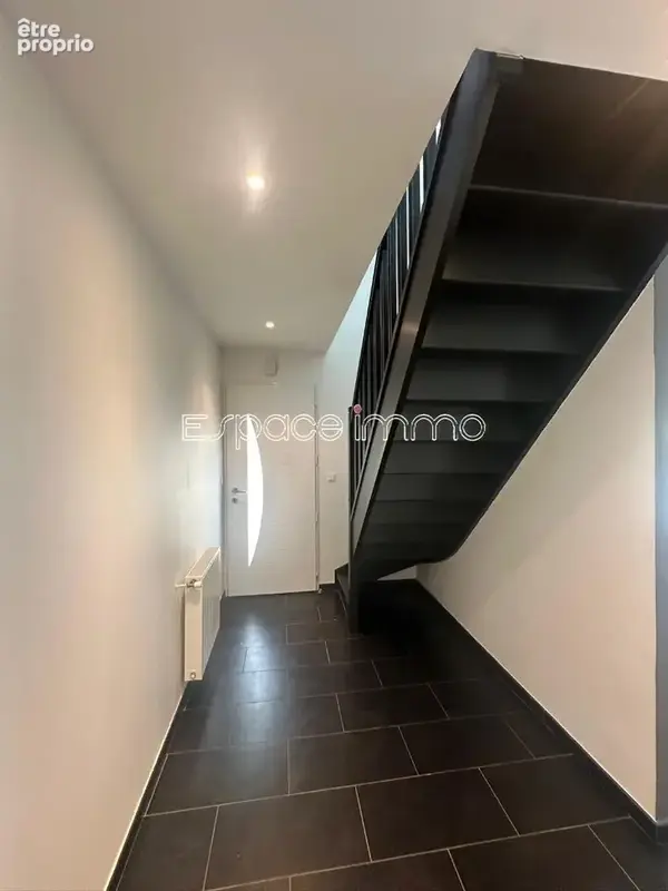 Maison contemporaine - 5 pieces - garage - jardin - 3 chambres -saint leger du bourg denis - photo 3