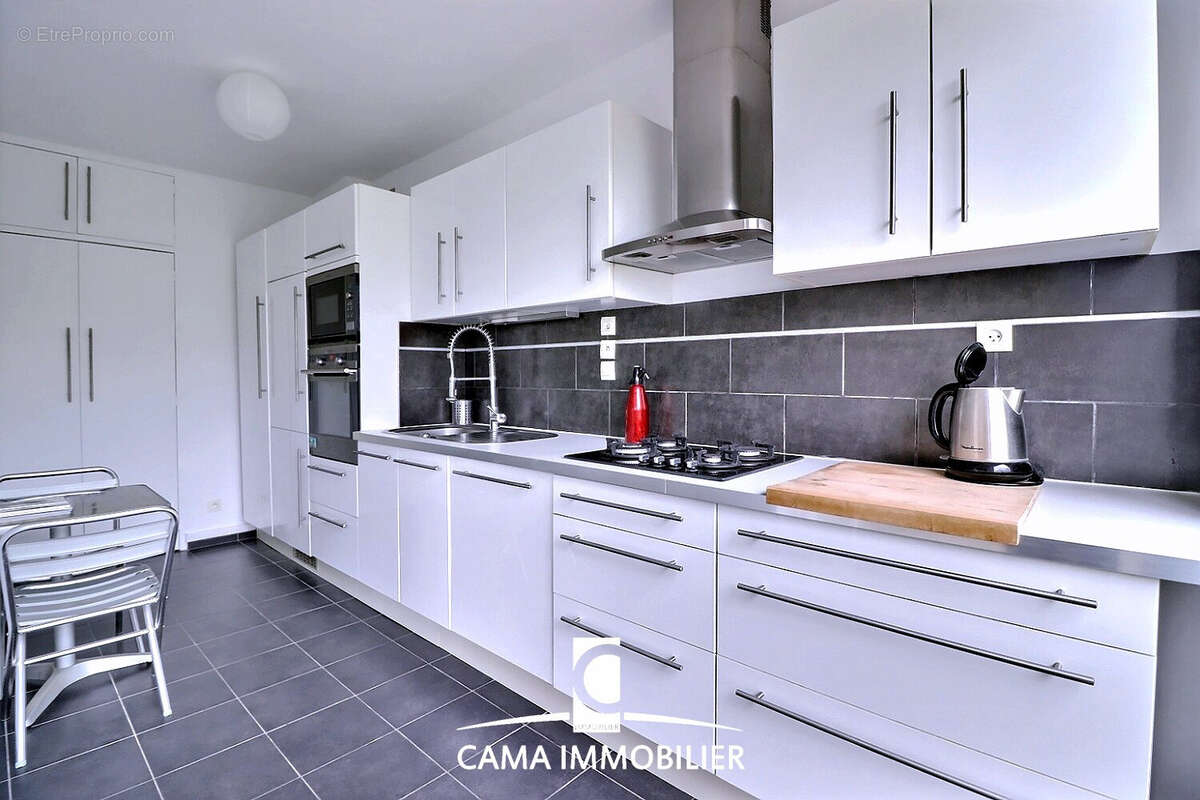 Appartement à FONTENAY-LE-FLEURY