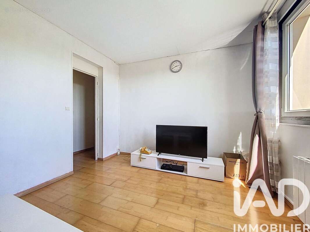 Photo 4 - Appartement à SAINTE-GENEVIEVE-DES-BOIS