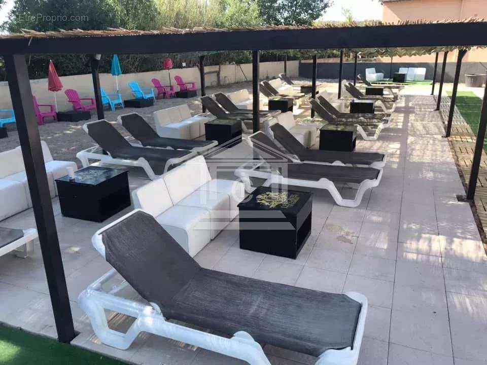 Commerce à TOURRETTES