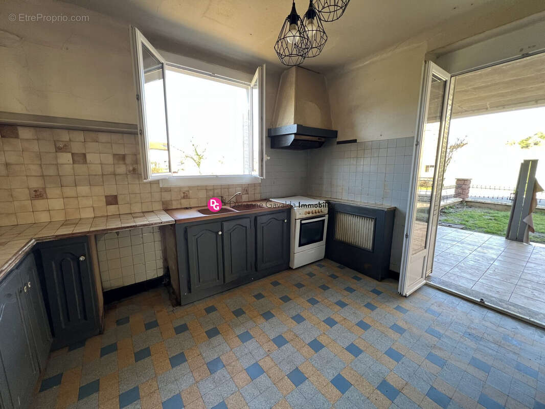 Maison à LIVINHAC-LE-HAUT