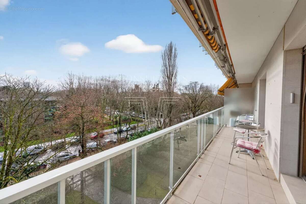 Appartement à NEUILLY-SUR-SEINE