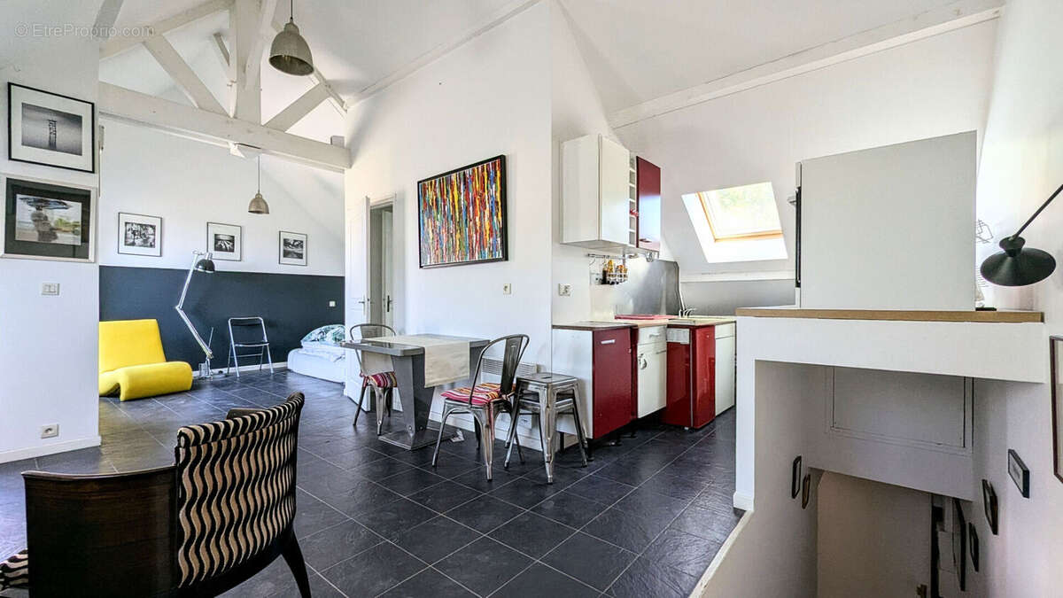 Appartement Saint Denis 2 pièce(s) 46,76 m2 - photo 2