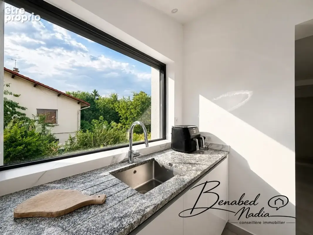 Maison à vendre 9 pièces FEYZIN (69) - photo 8