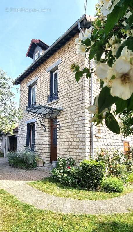 Maison 111 m² à Mantes-La-Jolie  - photo 2
