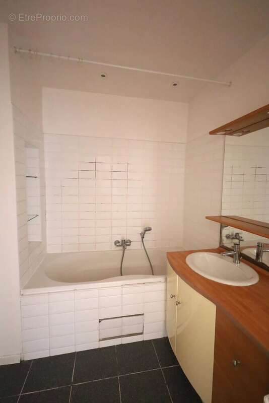 Appartement à MARSEILLE-6E