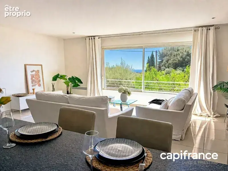 Maison à vendre à CEYRESTE (13), village à pied, vue mer, 3 chambres, terrasse, jardin, carport, atelier - photo 2