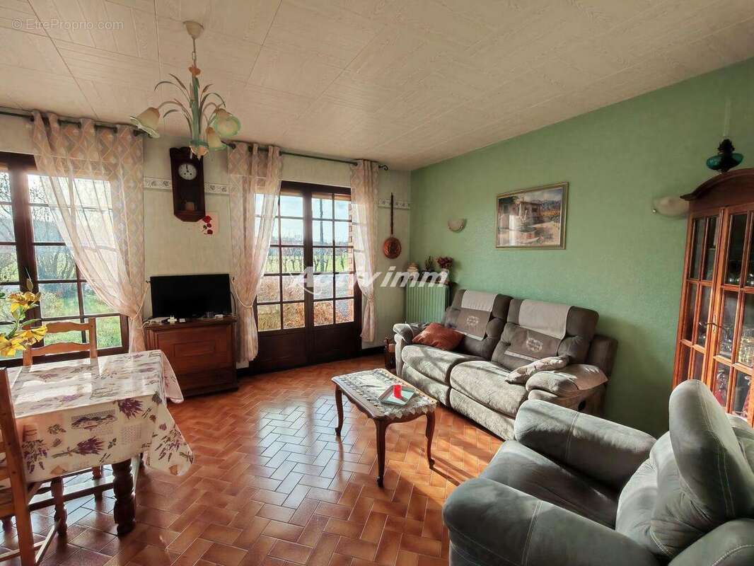 4288 11 - Maison à HESDIN