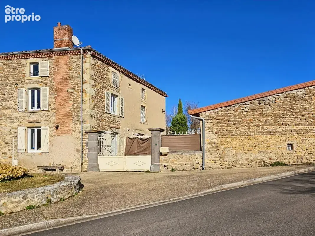 Maison 176 m² habitables - jardin - cour - grange  CHAURIAT (63) - photo 34