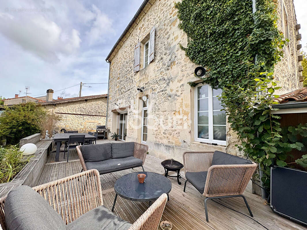 Maison à SAINT-MEDARD-D&#039;EYRANS