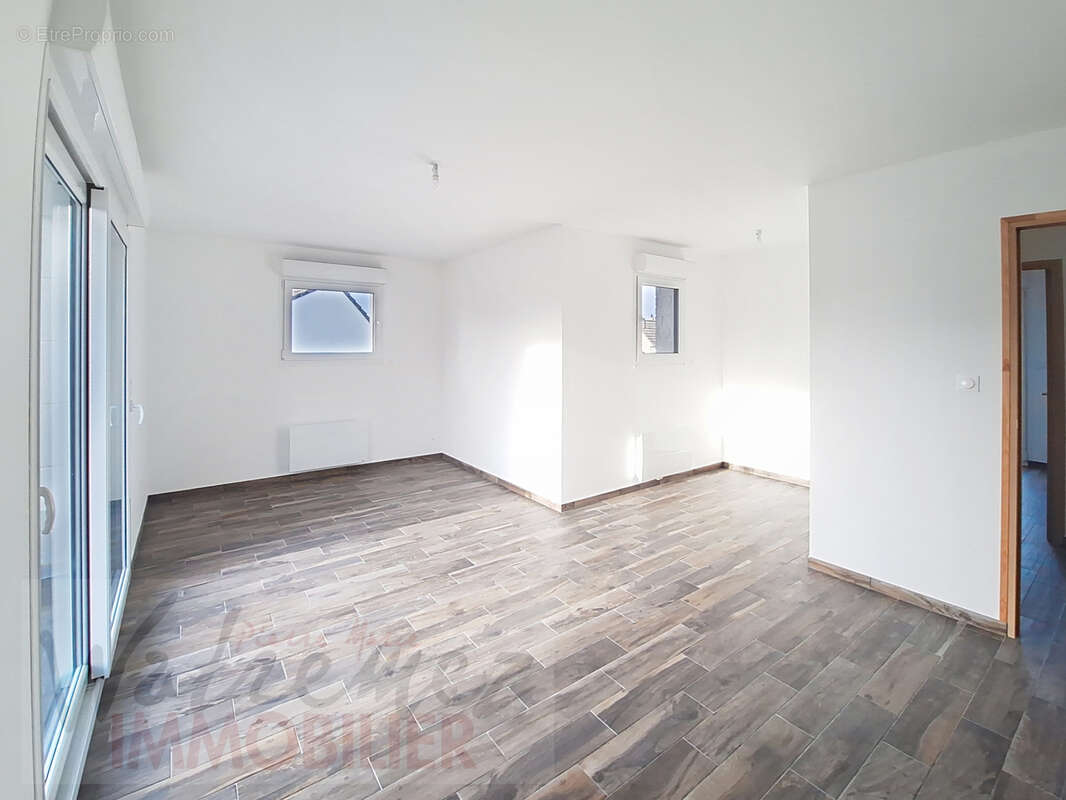 Maison à PETITE-FORET