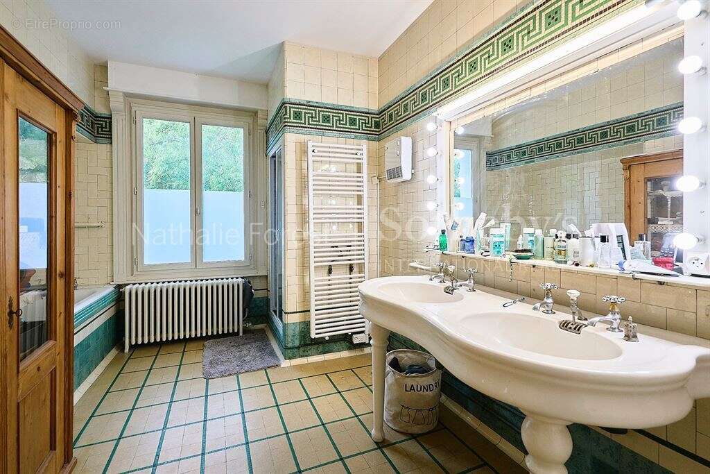 Maison à CROIX