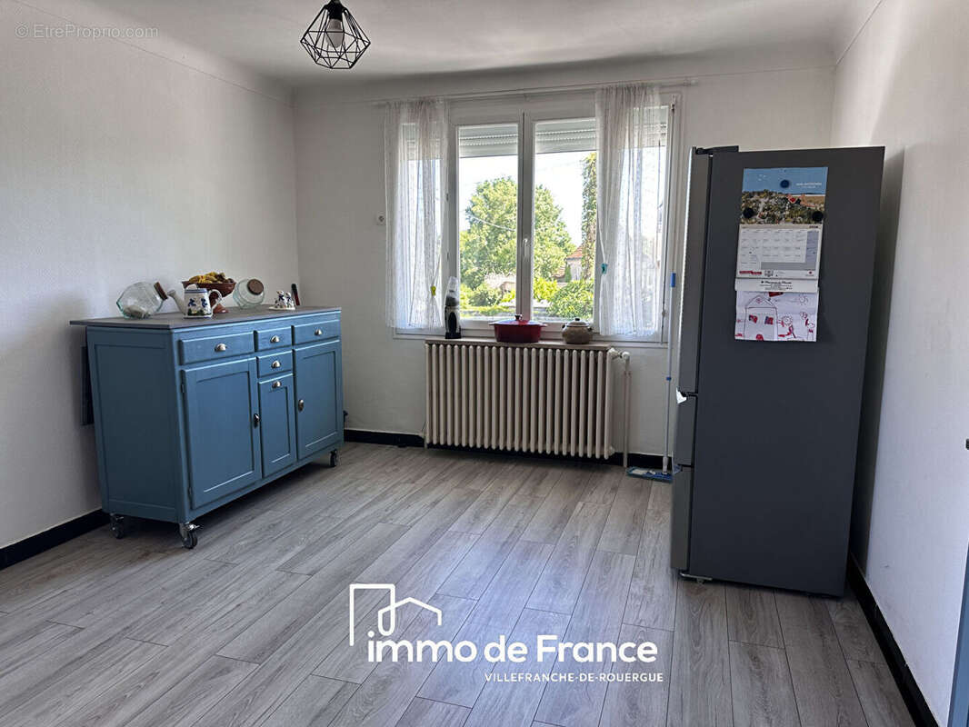 Maison Vailhourles 204 m² habitables, 6 chambres, garage et abri camping-car sur 1075 m² de terrain clos - photo 6