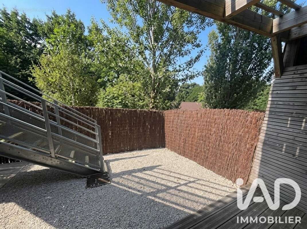 Maison 66 m² à Ambares-Et-Lagrave  - photo 9