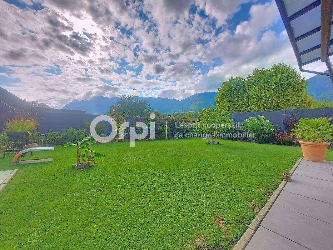 Maison à GILLY-SUR-ISERE