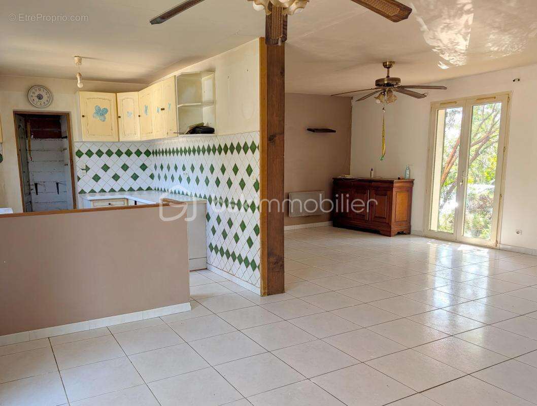 Pavillon de plain-pied de 110 m² sur une parcelle arborée de 1 339 m² - photo 6