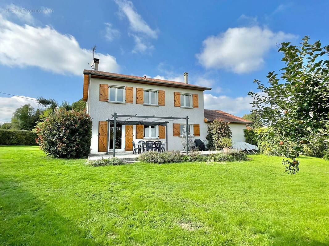 Maison à LES EPARRES