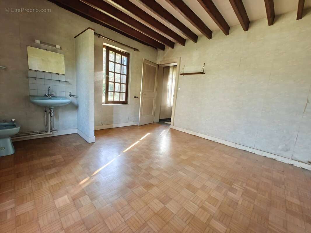 Maison à SAINT-PIERRE-DE-SALERNE