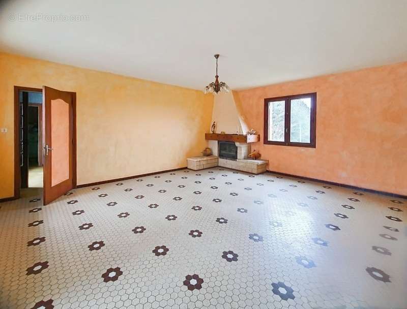 Maison à MALAUSSANNE