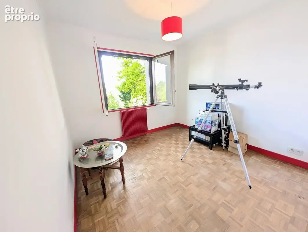 Maison avec vue dégagée, RER C à pied - photo 17